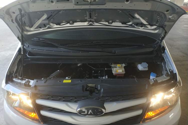Used JAC Refine M3 2023 PLUS 1.5T 5/7-seat Classic Edition Engine Bay