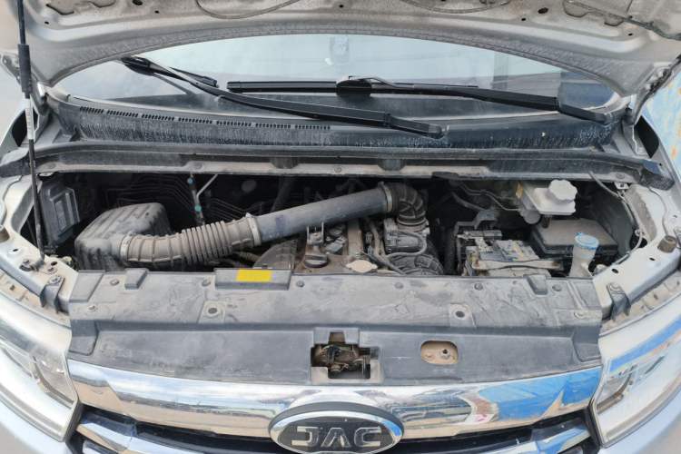 Used JAC Refine M3 2023 PLUS 1.8L 9-Seater Elite Edition Engine Bay