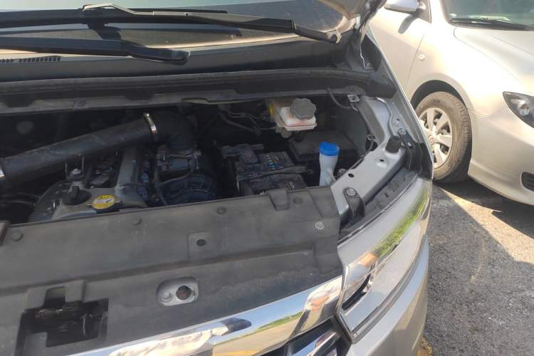 Used JAC Refine M3 2023 1.8L 7/8-Seater Smart Connectivity Version Engine Bay Left