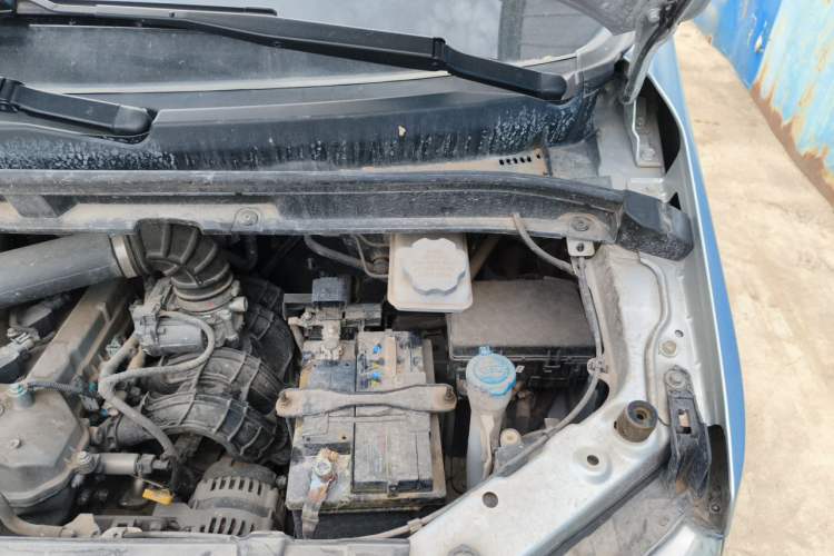 Used JAC Refine M3 2023 PLUS 1.8L 9-Seater Elite Edition Engine Bay Left