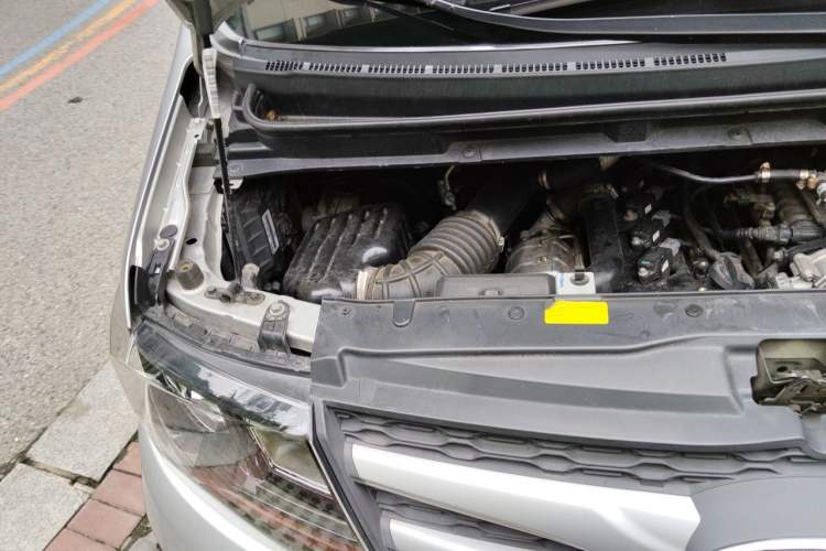 Used JAC Refine M3 2023 PLUS 1.5T 5/7-seat Classic Edition Engine Bay Right