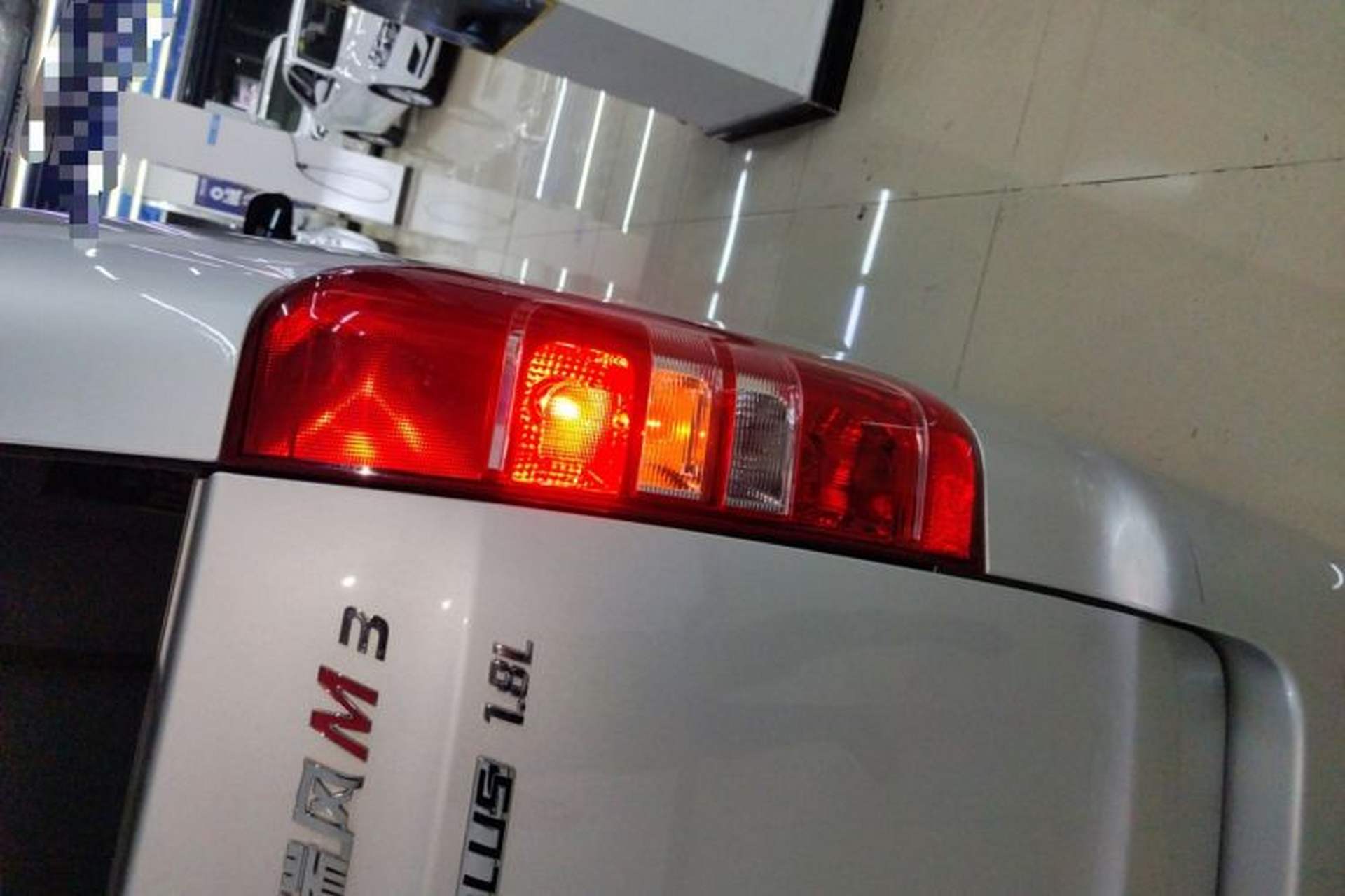 Used JAC Refine M3 2023 PLUS 1.8L 7/8-Seater Comfort Edition Exterior 3