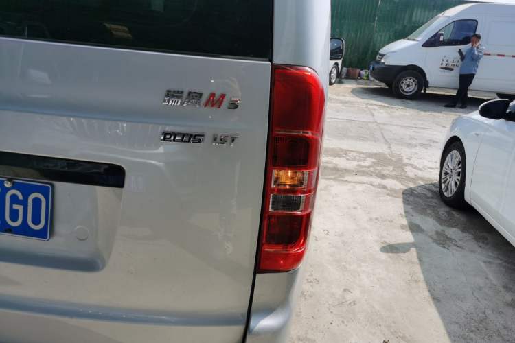 Used JAC Refine M3 2023 PLUS 1.5T 5/7-seat Classic Edition Exterior 3