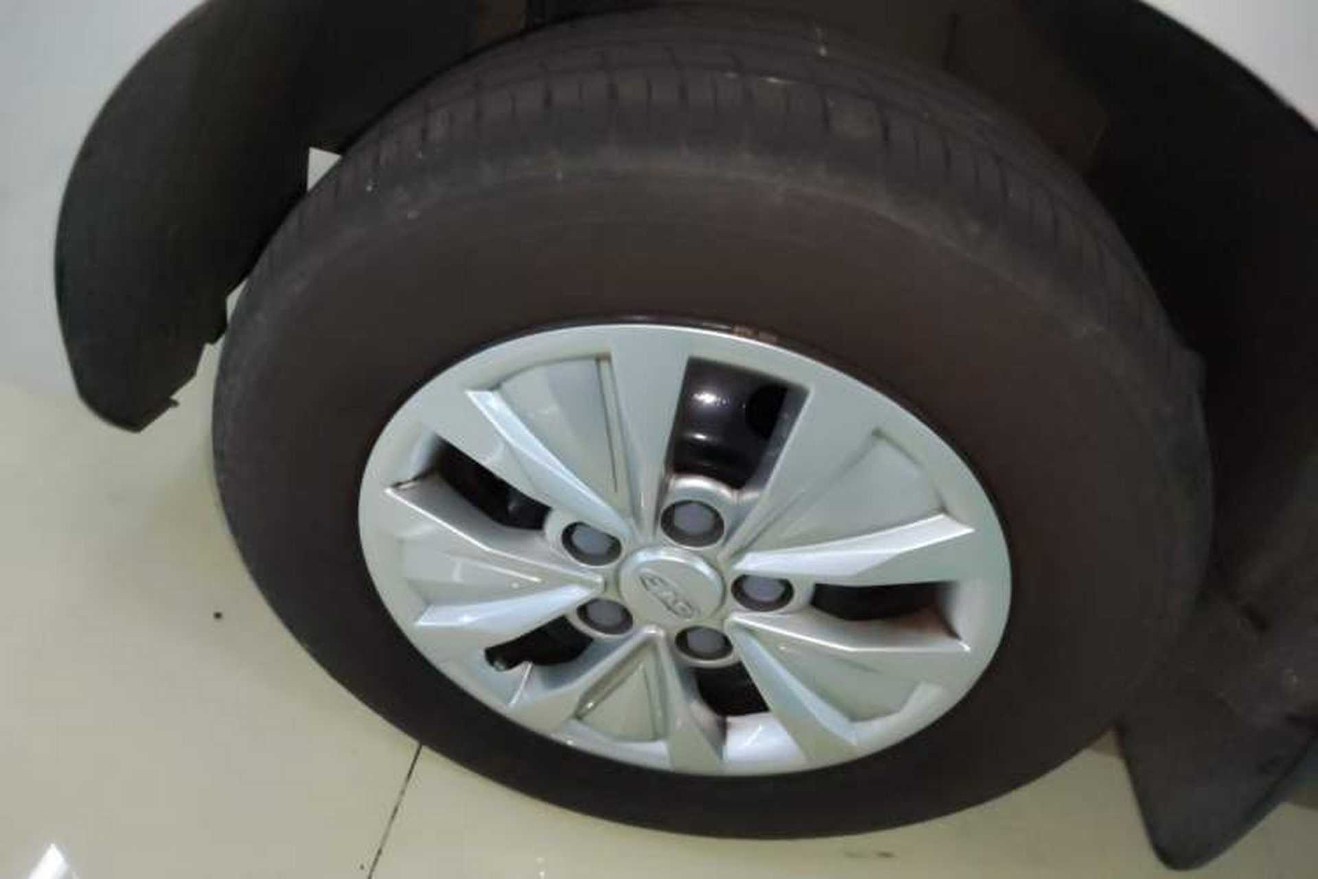 Used JAC Refine M3 2023 PLUS 1.8L 7/8-Seater Comfort Edition Exterior 4