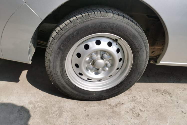Used JAC Refine M3 2023 PLUS 1.5T 5/7-seat Classic Edition Exterior 5
