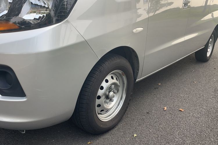 Used JAC Refine M3 2023 PLUS 1.5T 5/7-seat Classic Edition Exterior 8