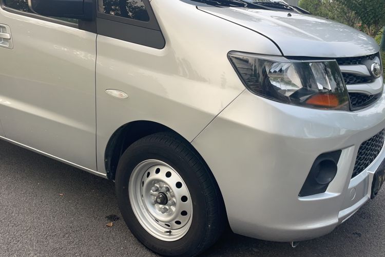 Used JAC Refine M3 2023 PLUS 1.5T 5/7-seat Classic Edition Exterior 9