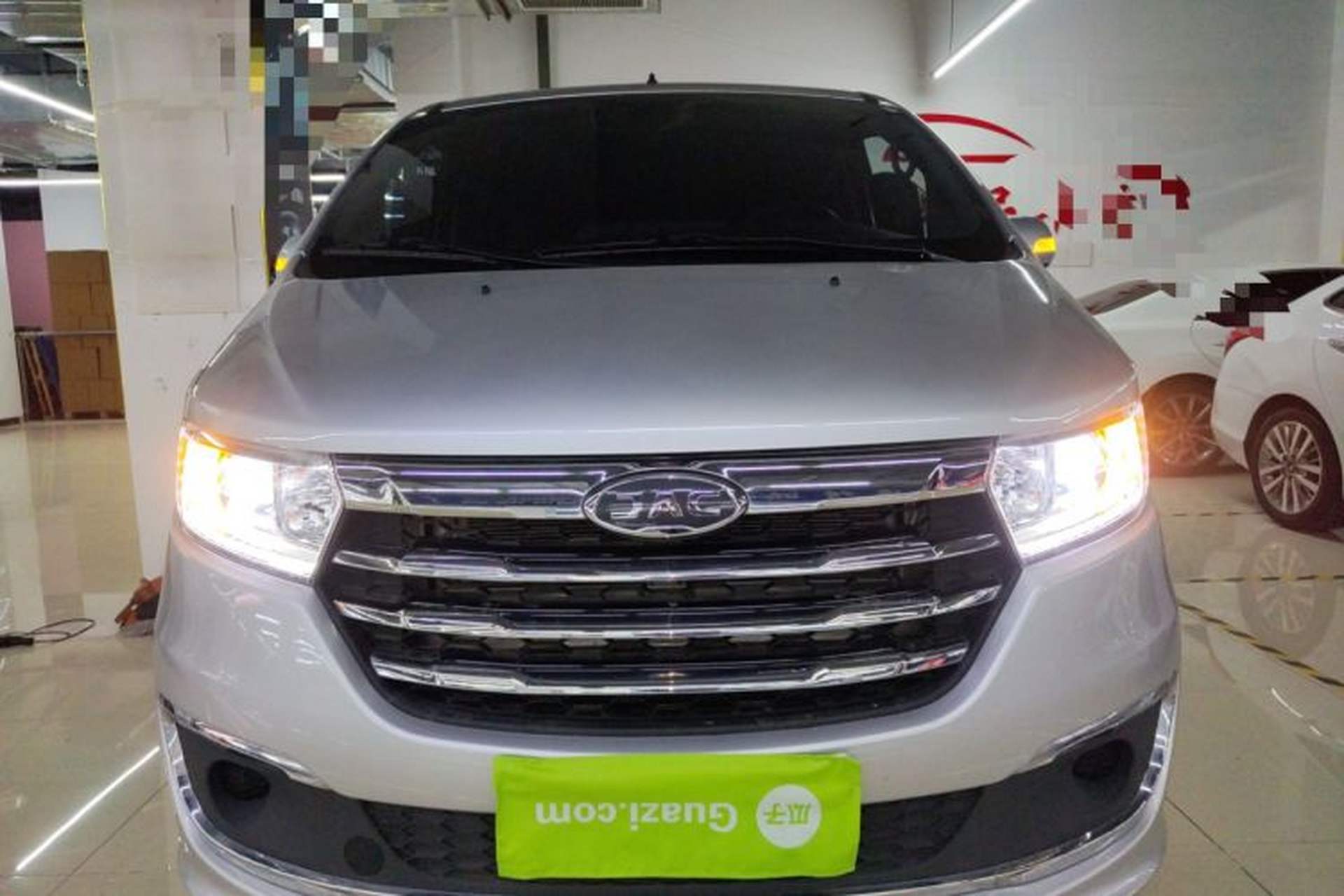 Used JAC Refine M3 2023 PLUS 1.8L 7/8-Seater Comfort Edition Front