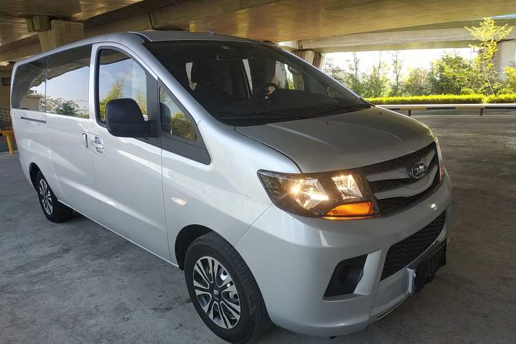 Used JAC Refine M3 2023 PLUS 1.5T 5/7-seat Classic Edition Front Right 45 Deg