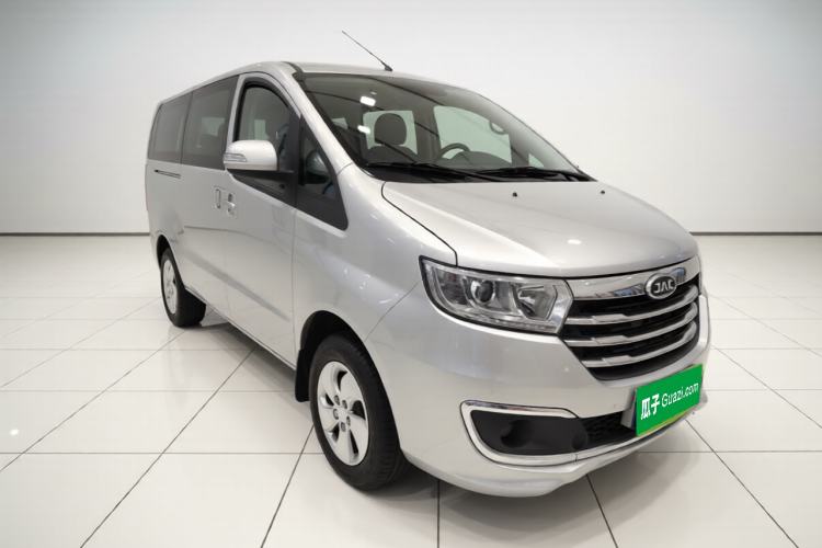 Used JAC Refine M3 2023 PLUS 1.8L 9-Seater Comfort Edition Front Right 45 Deg