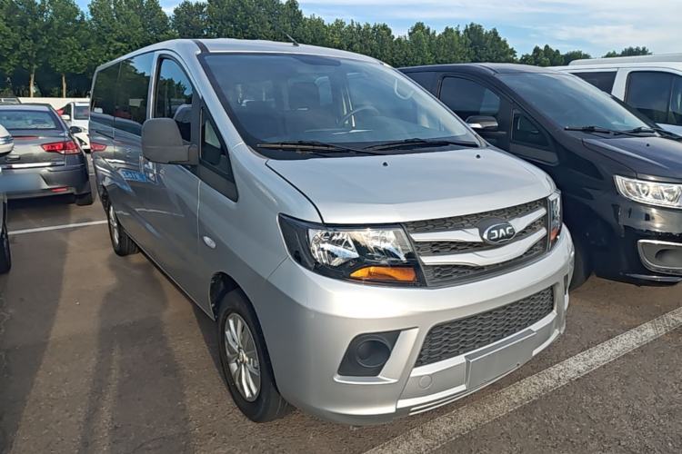 Used JAC Refine M3 2023 PLUS 1.5T 5/7-seat Classic Edition Front Right 45 Deg