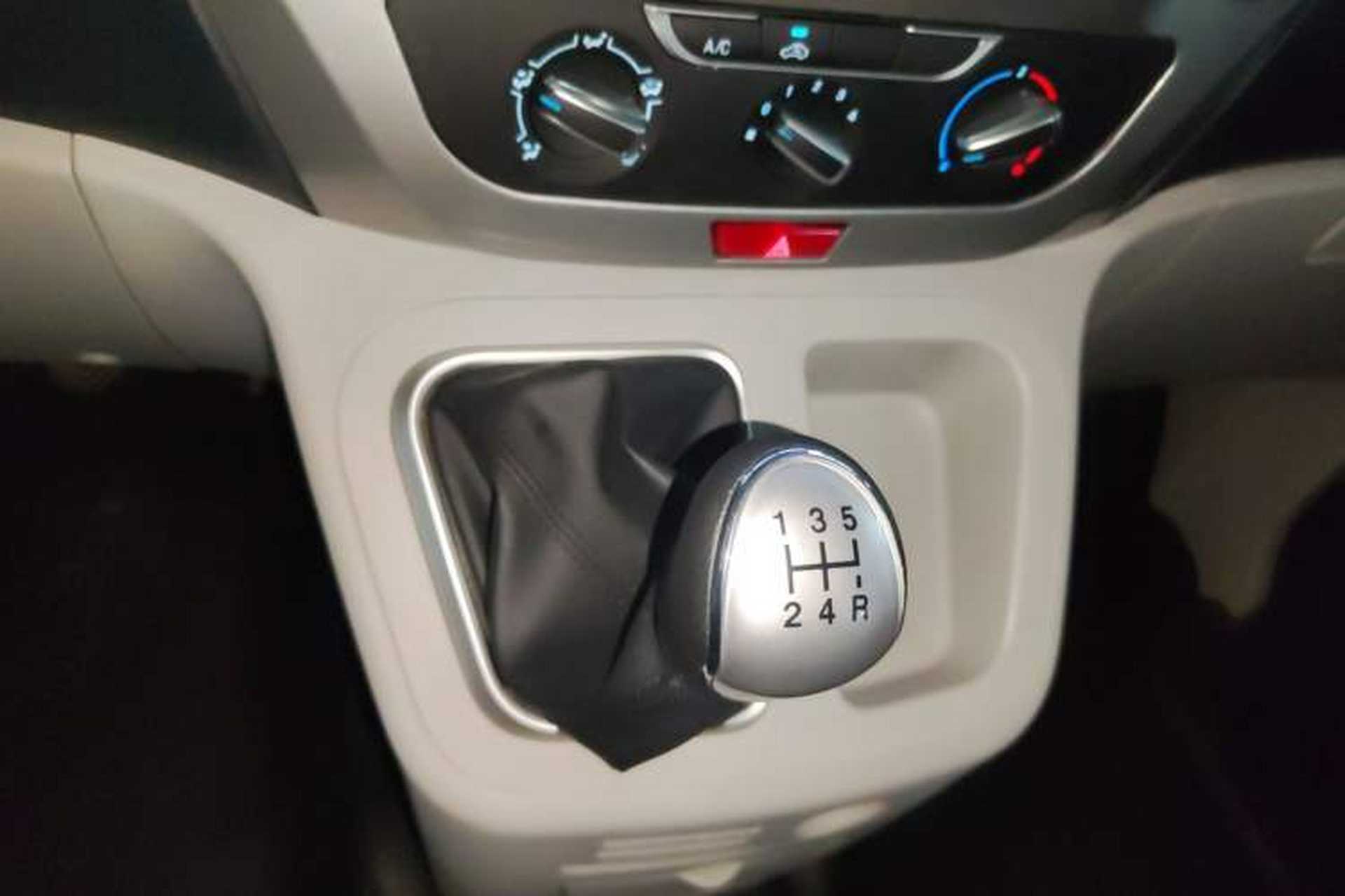 Used JAC Refine M3 2023 PLUS 1.8L 7/8-Seater Comfort Edition Gear Lever