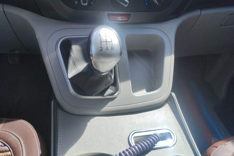 Used JAC Refine M3 2023 1.8L 5-Seater Classic Edition Gear Lever
