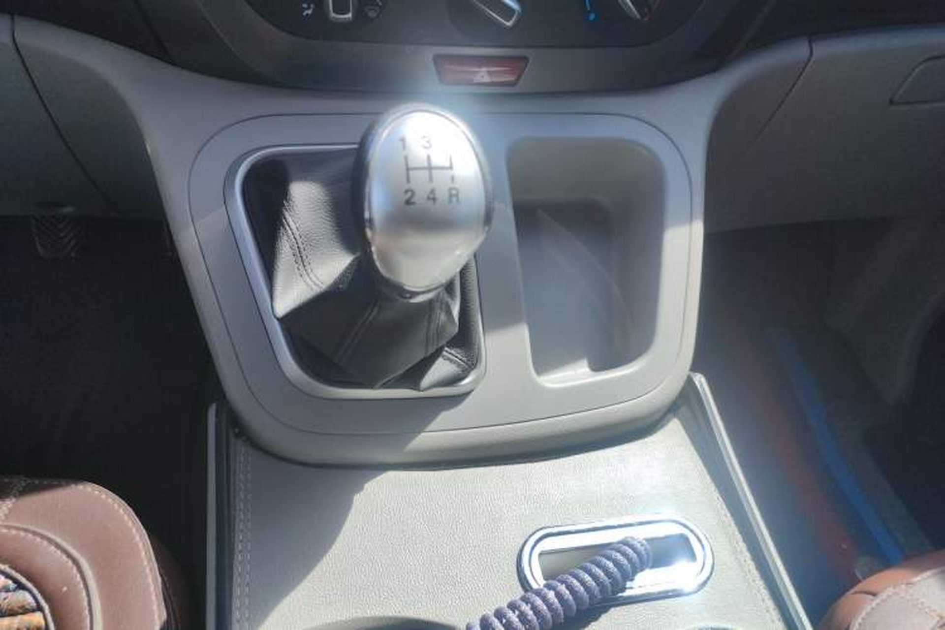 Used JAC Refine M3 2023 1.8L 5-Seater Classic Edition Gear Lever