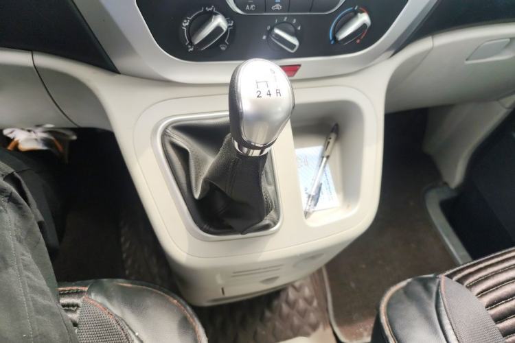Used JAC Refine M3 2023 PLUS 1.5T 5/7-seat Classic Edition Gear Lever