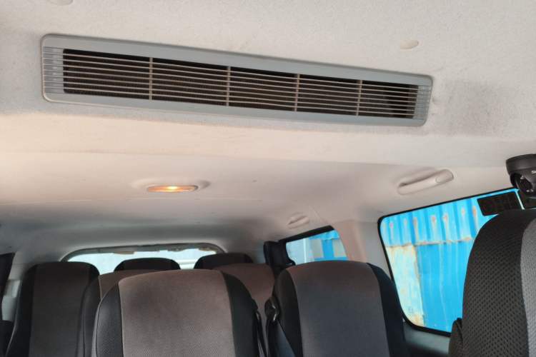 Used JAC Refine M3 2023 PLUS 1.8L 9-Seater Elite Edition Headliner