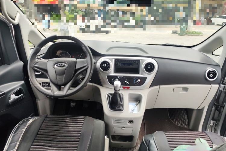 Used JAC Refine M3 2023 PLUS 1.5T 5/7-seat Classic Edition Interior 2