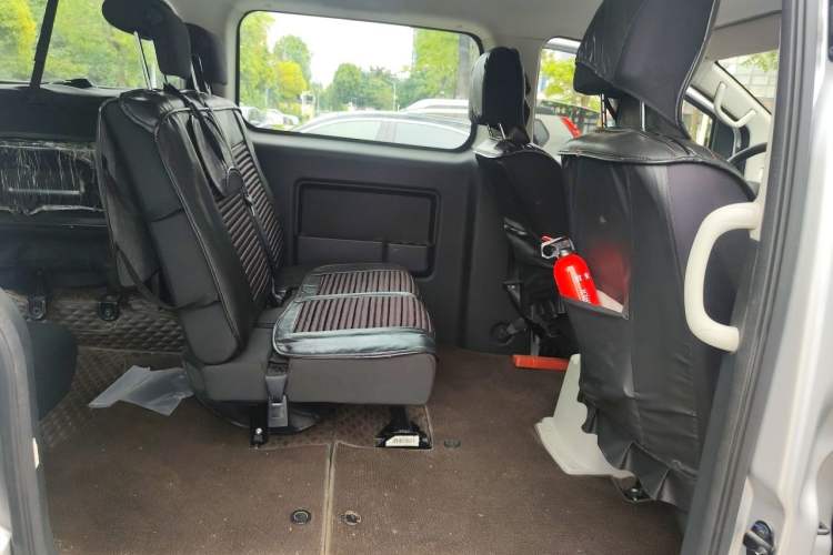 Used JAC Refine M3 2023 PLUS 1.5T 5/7-seat Classic Edition Interior 3