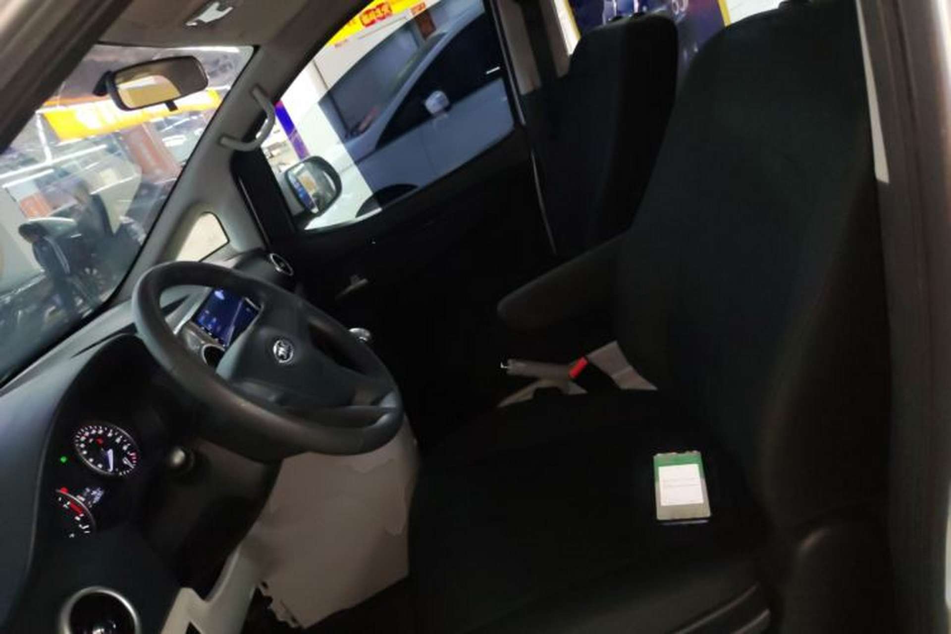Used JAC Refine M3 2023 PLUS 1.8L 7/8-Seater Comfort Edition Left Front Seat