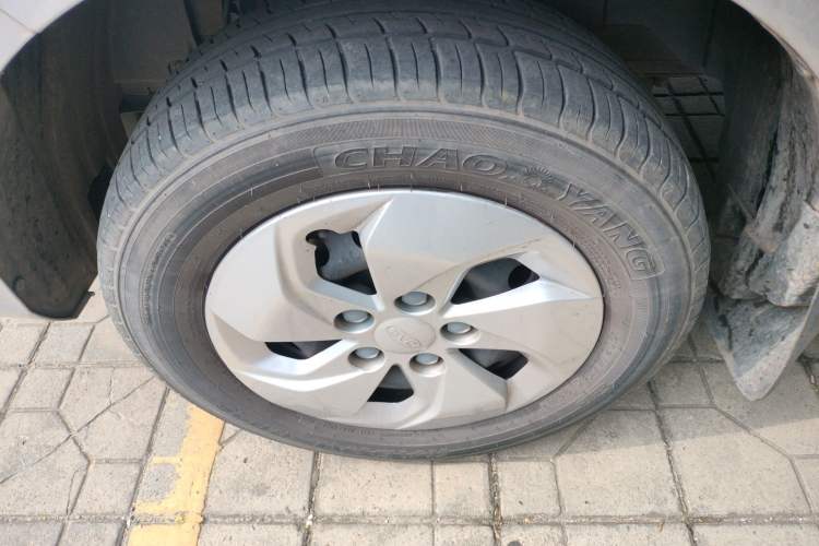Used JAC Refine M3 2023 PLUS 1.5T 9-Seater Smart Connectivity Version Left Front Wheel Hub