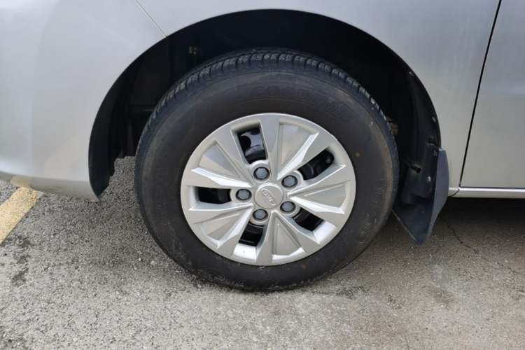 Used JAC Refine M3 2023 PLUS 1.5T 7/8-seater Smart Connectivity Version Left Front Wheel Hub