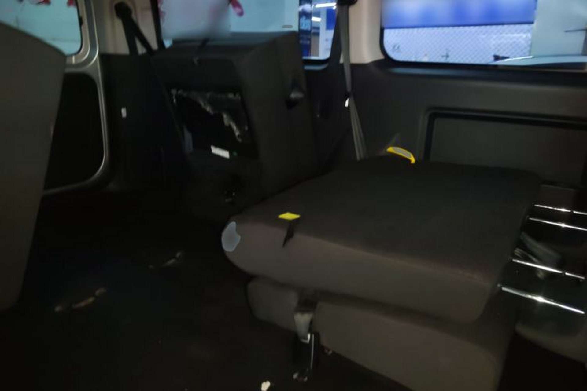 Used JAC Refine M3 2023 PLUS 1.8L 7/8-Seater Comfort Edition Left Rear Seat