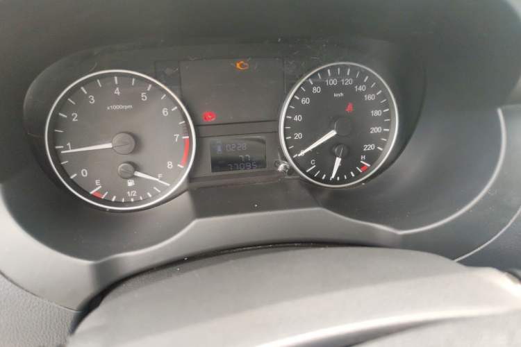 Used JAC Refine M3 2023 PLUS 1.5T 5/7-seat Classic Edition Odometer Close Up