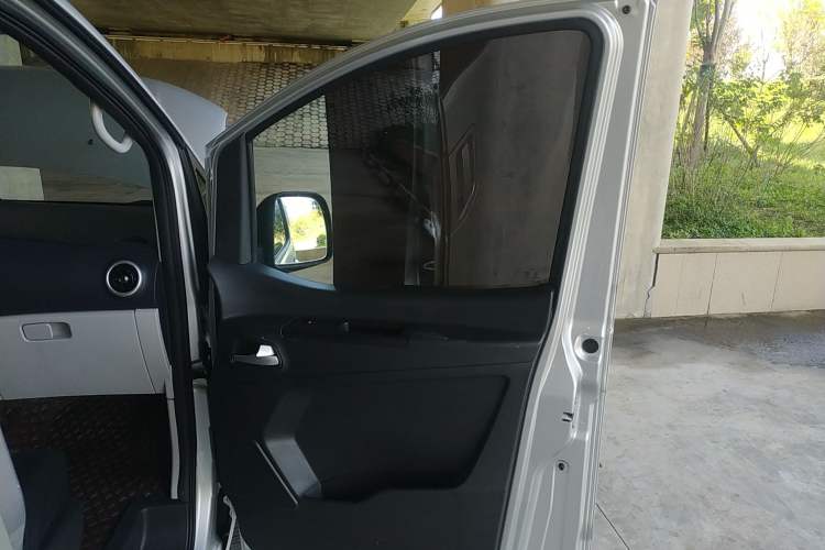 Used JAC Refine M3 2023 PLUS 1.5T 5/7-seat Classic Edition Right Front Door Interior