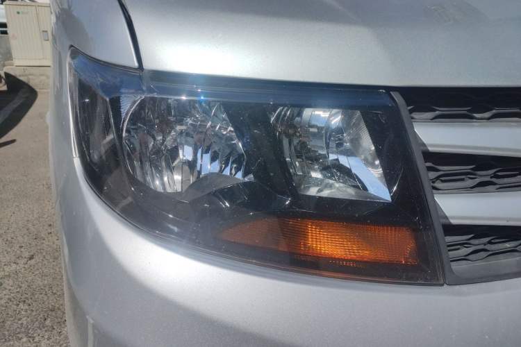 Used JAC Refine M3 2023 1.8L 5-Seater Classic Edition Right Front Headlight
