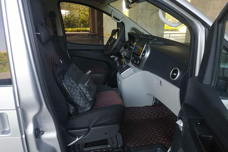 Used JAC Refine M3 2023 PLUS 1.5T 5/7-seat Classic Edition Right Front Seat