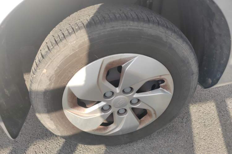 Used JAC Refine M3 2023 PLUS 1.8L 9-Seater Comfort Edition Right Front Wheel Hub