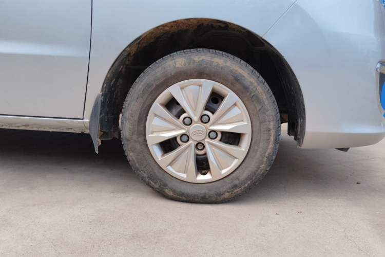 Used JAC Refine M3 2023 PLUS 1.8L 9-Seater Elite Edition Right Front Wheel Hub