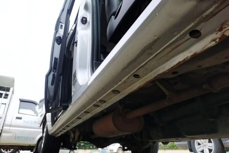 Used JAC Refine M3 2023 PLUS 1.5T 7/8-seater Smart Connectivity Version Right Side Sill