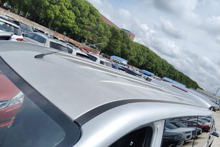 Used JAC Refine M3 2023 PLUS 1.5T 5/7-seat Classic Edition Roof