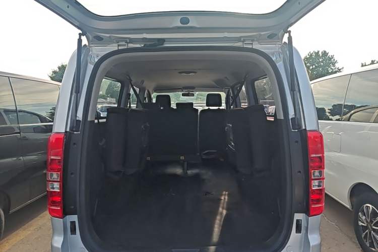 Used JAC Refine M3 2023 PLUS 1.5T 5/7-seat Classic Edition Trunk