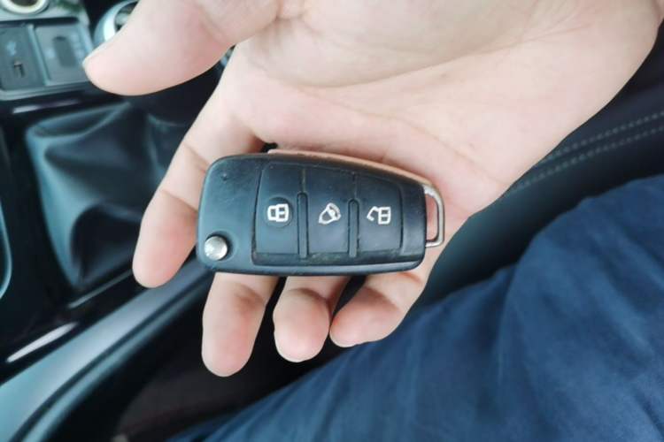 Used JAC Refine M3 2023 PLUS 1.5T 7/8-seater Smart Connectivity Version Vehicle Key