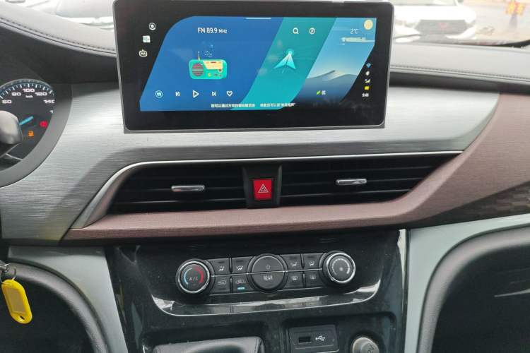 Used JAC Refine M3 2023 1.8L 7/8-Seater Smart Connectivity Version Audio And AC Panel