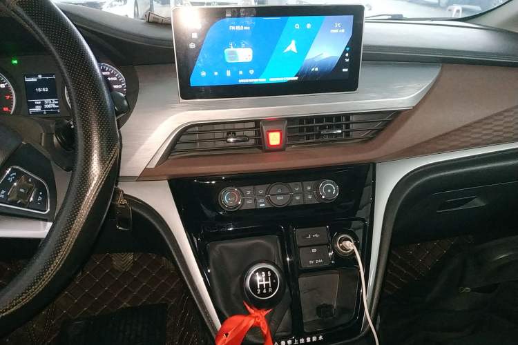 Used JAC Refine M3 2023 PLUS 1.8L 7/8-seater Smart Connectivity Version Audio And AC Panel
