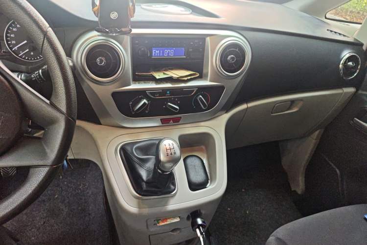 Used JAC Refine M3 2023 PLUS 1.8L 7/8-Seater Comfort Edition Audio And AC Panel