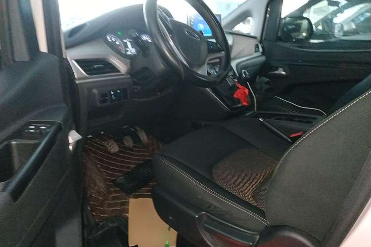 Used JAC Refine M3 2023 PLUS 1.8L 7/8-seater Smart Connectivity Version Driver Seat