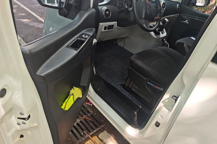 Used JAC Refine M3 2023 PLUS 1.8L 7/8-Seater Comfort Edition Driver Seat
