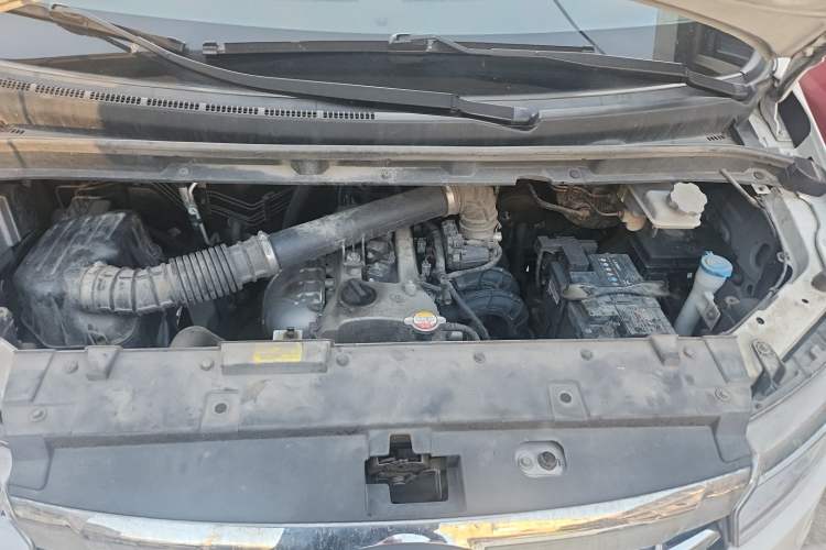 Used JAC Refine M3 2023 PLUS 1.8L 7/8-seater Smart Connectivity Version Engine Bay
