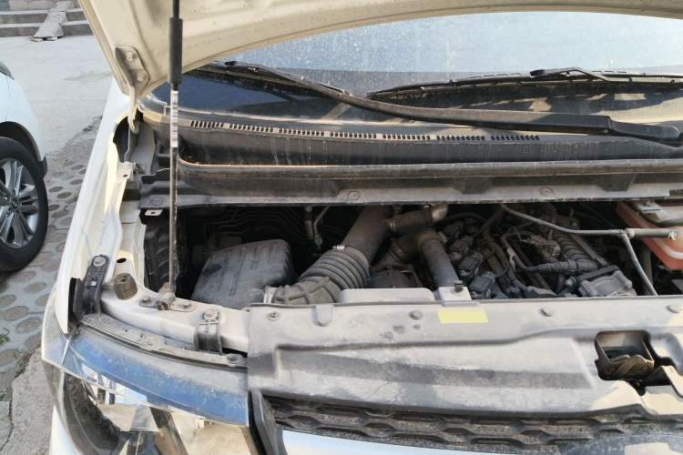 Used JAC Refine M3 2023 PLUS 1.5T 5/7-seat Classic Edition Engine Bay Right