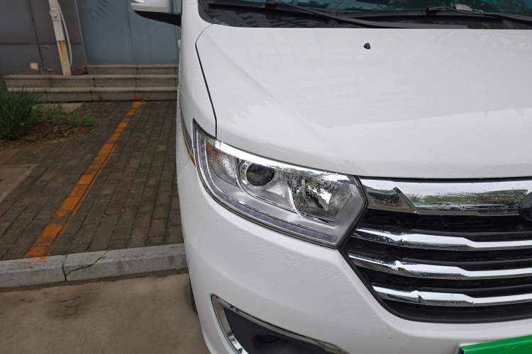 Used JAC Refine M3 2023 PLUS 1.5T 7/8-seater Smart Connectivity Version Exterior 6