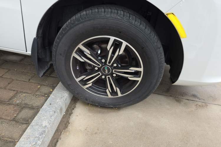 Used JAC Refine M3 2023 PLUS 1.5T 7/8-seater Smart Connectivity Version Exterior 7