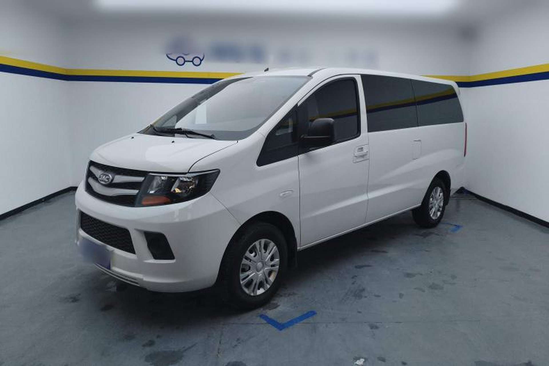 Used JAC Refine M3 2023 PLUS 1.5T 5/7-seat Classic Edition Front Left 45 Deg