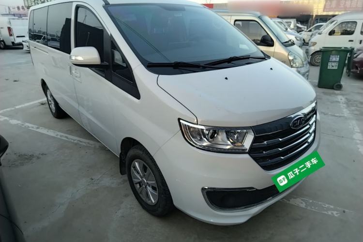 Used JAC Refine M3 2023 PLUS 1.5T 9-Seater Smart Connectivity Version Front Right 45 Deg