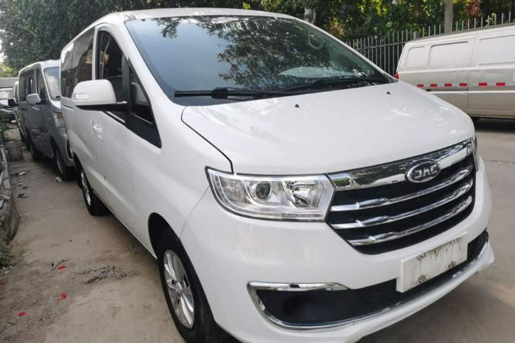 Used JAC Refine M3 2023 1.5T 7/8-Seater Smart Connectivity Version Front Right 45 Deg