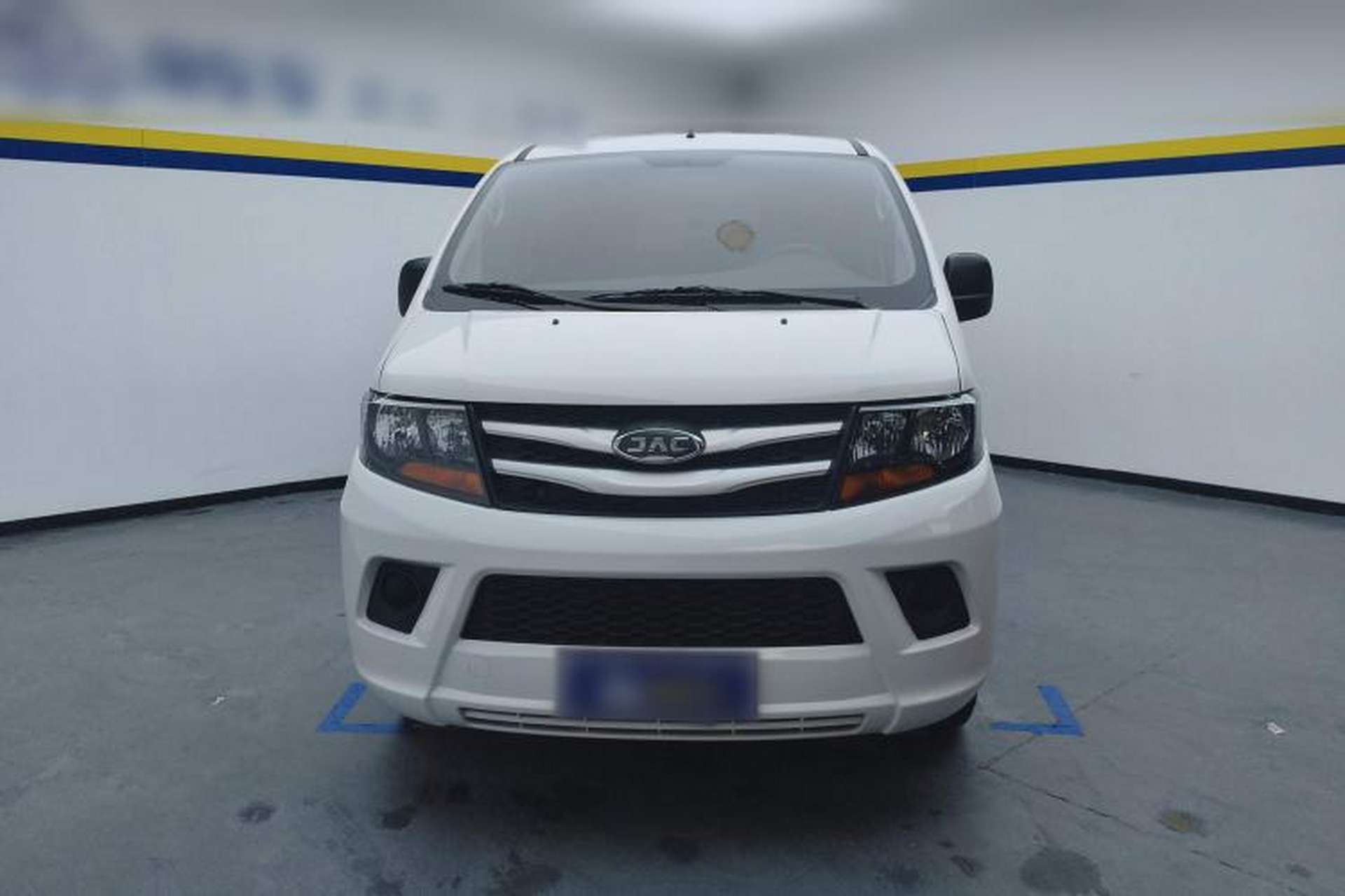 Used JAC Refine M3 2023 PLUS 1.5T 5/7-seat Classic Edition Front