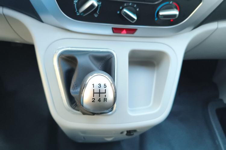 Used JAC Refine M3 2023 1.8L 7/8-Seater Comfort Edition Gear Lever